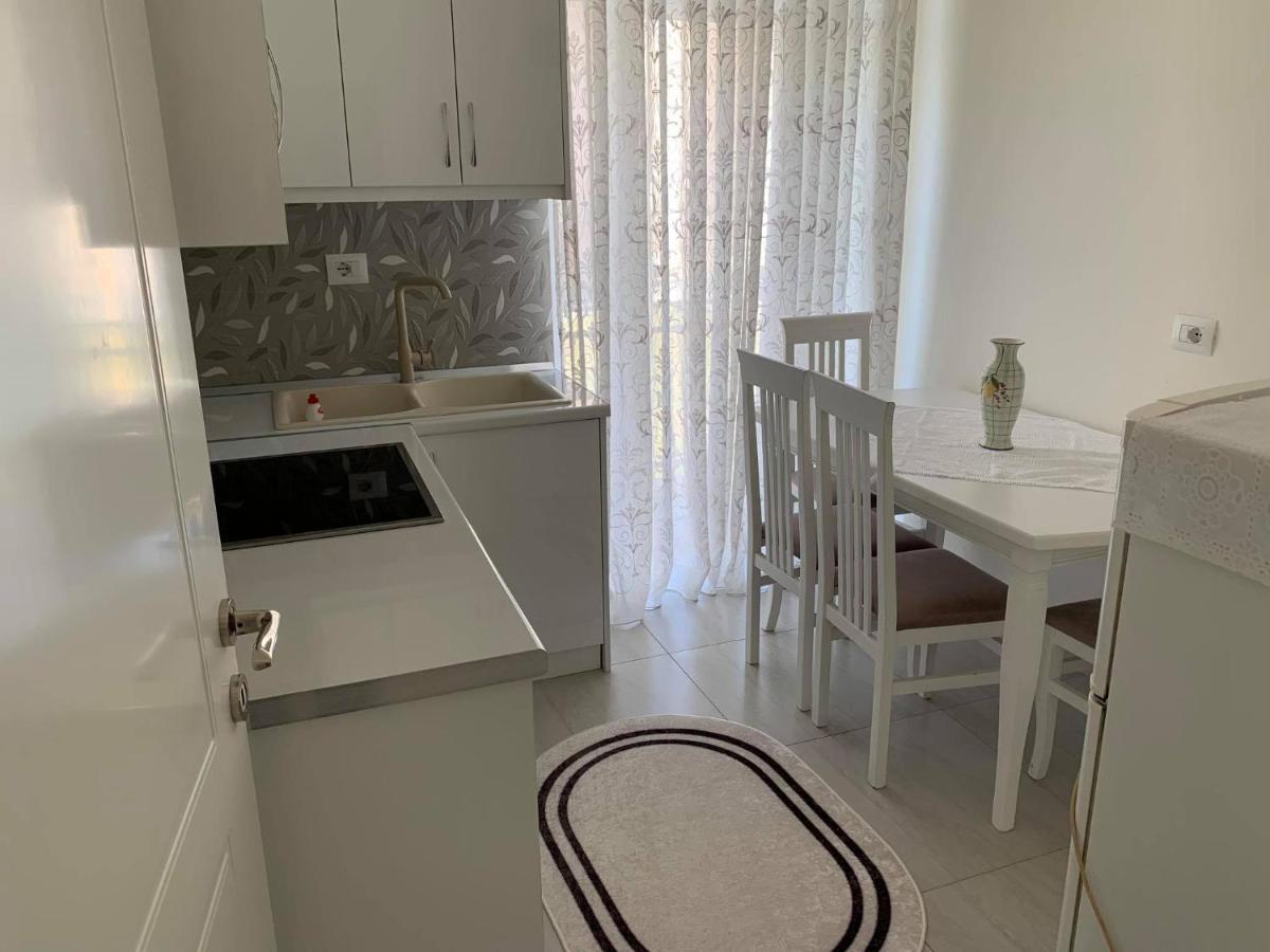 Apartament Oresti コルチャ エクステリア 写真
